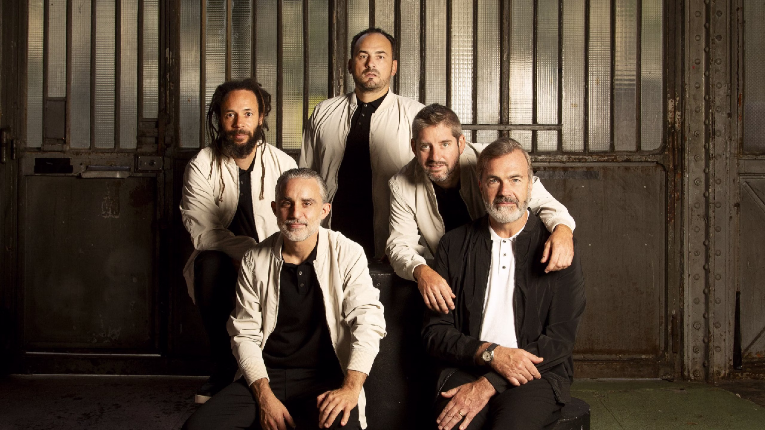 Electro Deluxe - photo